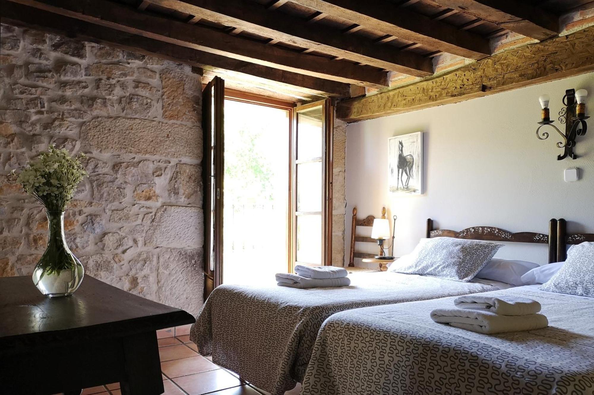 Casa Rural La Toba I Y II Bezana Екстериор снимка